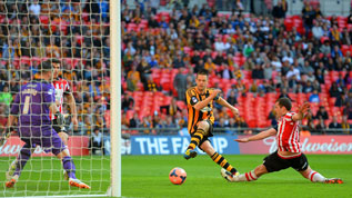Matt Fryatt scores at Wembley