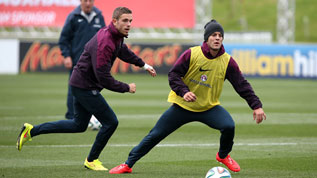 Wilshere and Henderson in England training
