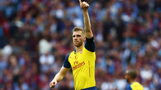Mertesacker celebrates his Wembley goal