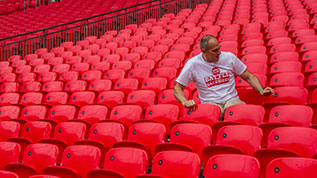 Sir Steve Redgrave does a two minute 'backsides' challenge